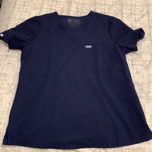 Figs Navy Catarina Scrub top in medium